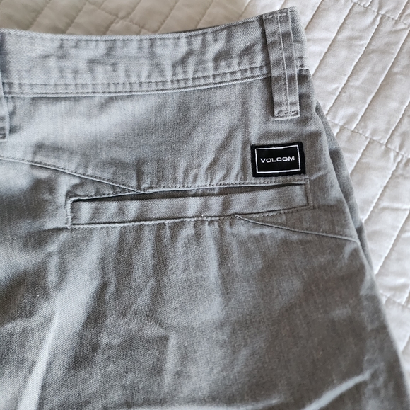 Volcom Men's Gray Shorts - Picture 3 of 3